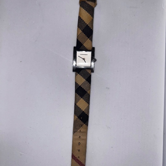 Plaid  Burberry Watch - Picture 1 of 6